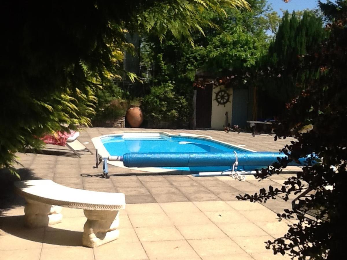Tudor Lodge With Pool & Bbq Cabin ลิสคาร์ด ภายนอก รูปภาพ